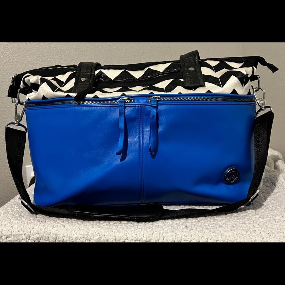 Lululemon Take me with you tote